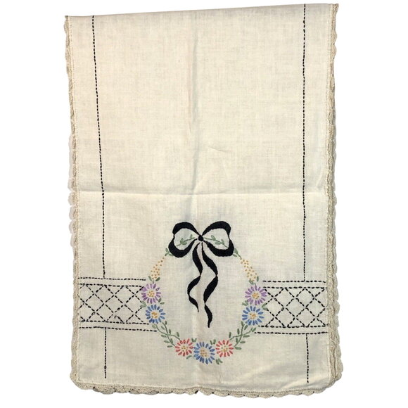 Vintage Small Table Runner Hand Flower Wreath Big Bow Lace Edges 36” x 12” - Picture 1 of 8